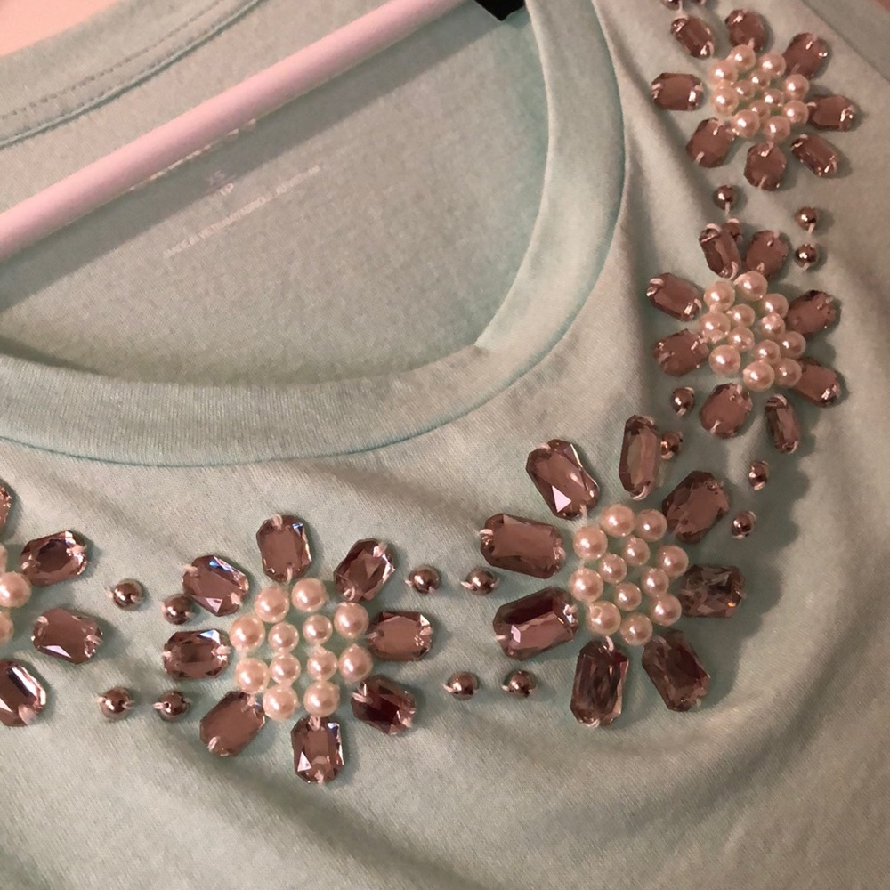 Express Cropped Tank - Picture 2 of 2